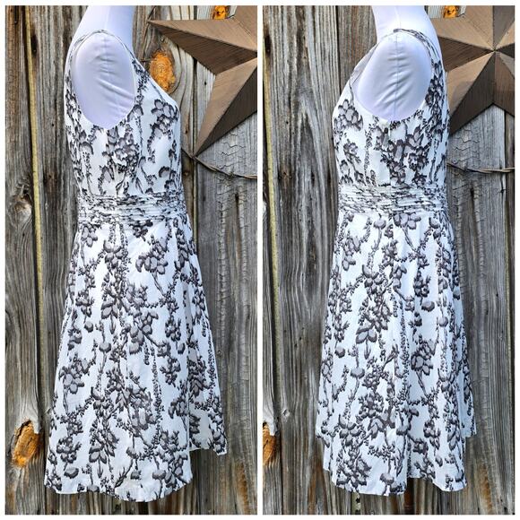 Lightweight Cotton Dress Loft Size 10 Sleeveless Gray White Floral Print NWT - Picture 2 of 8